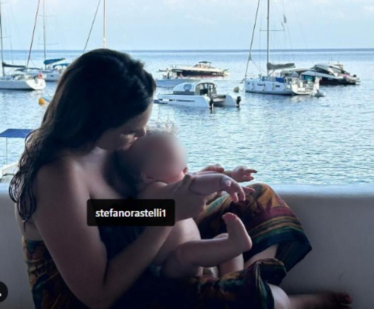 Romina Carrisi condivide la foto col figlio, ecco il commento di Lecciso